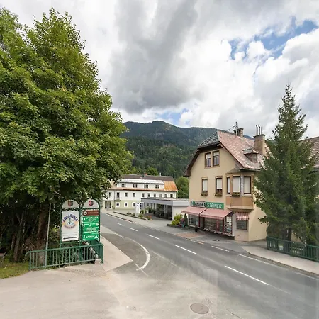 Gailtaler At An Excursion Location דירה